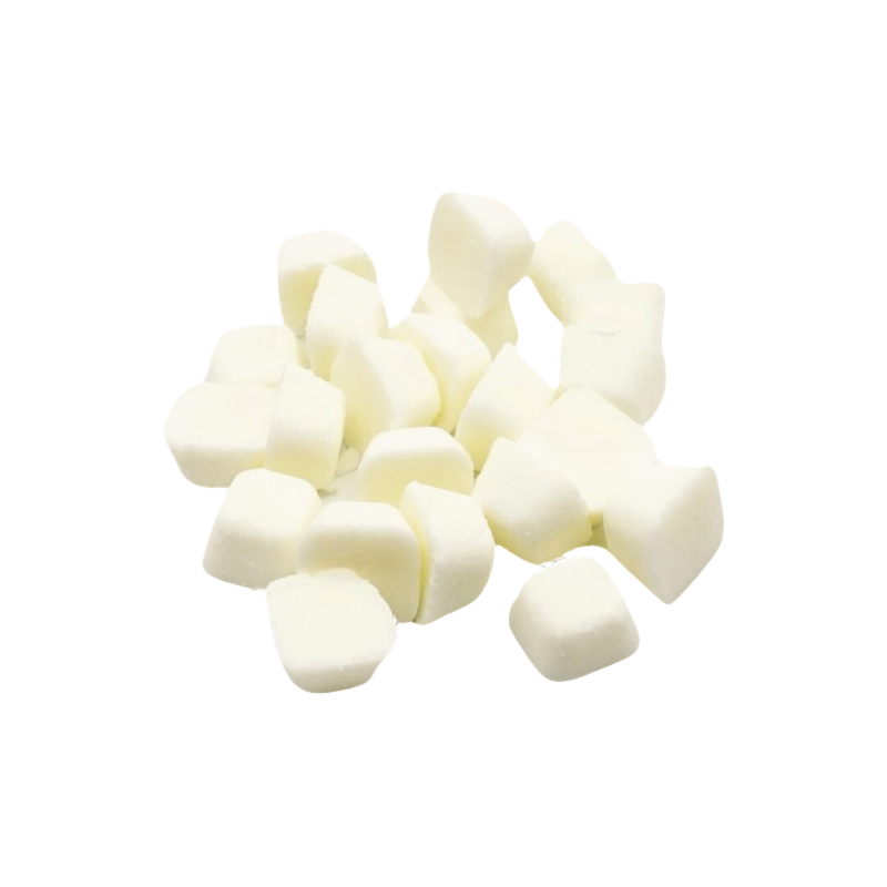 Petits cubes blancs empilés en vrac