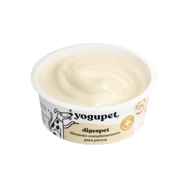 Pot ouvert rempli de yaourt blanc crémeux