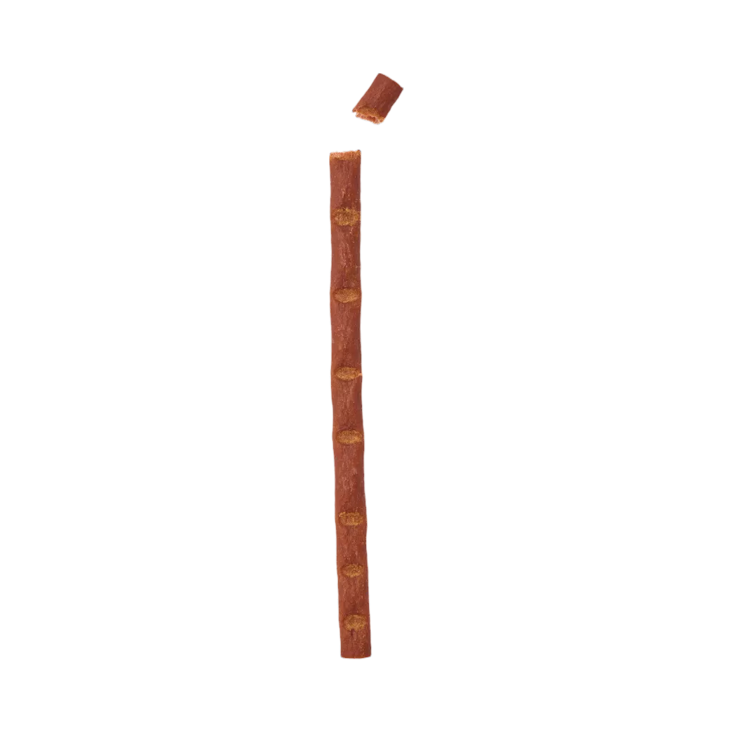 Un stick au poulet avec un morceau détaché