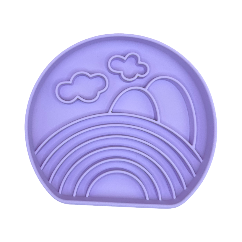 Assiette lavande en relief nuages, arc-en-ciel et soleil