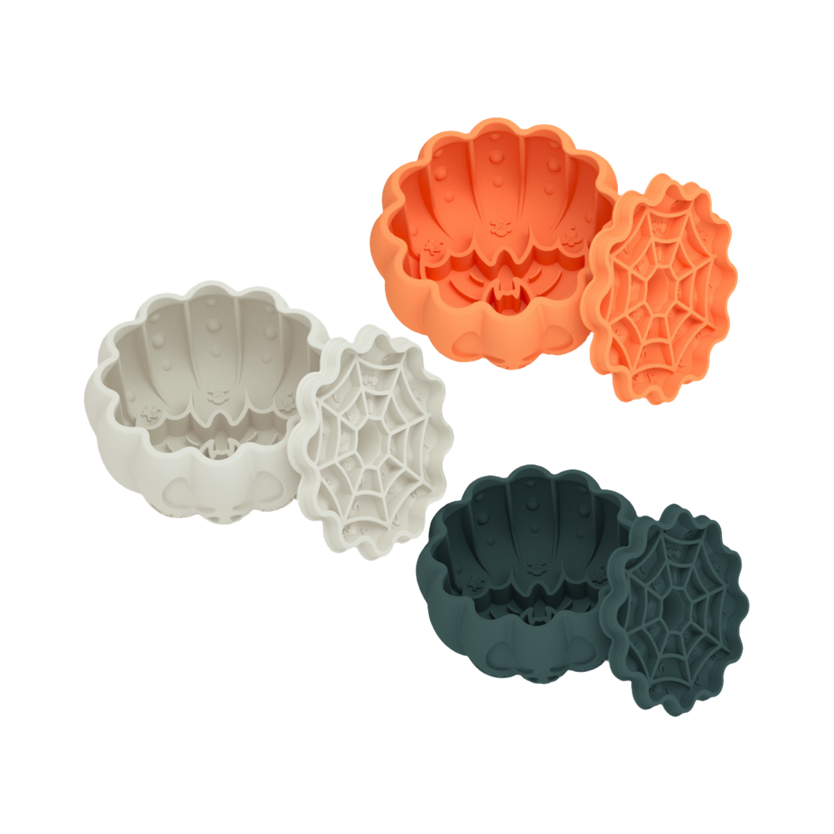 Trois citrouilles blanche, orange et vert sapin avec couvercles