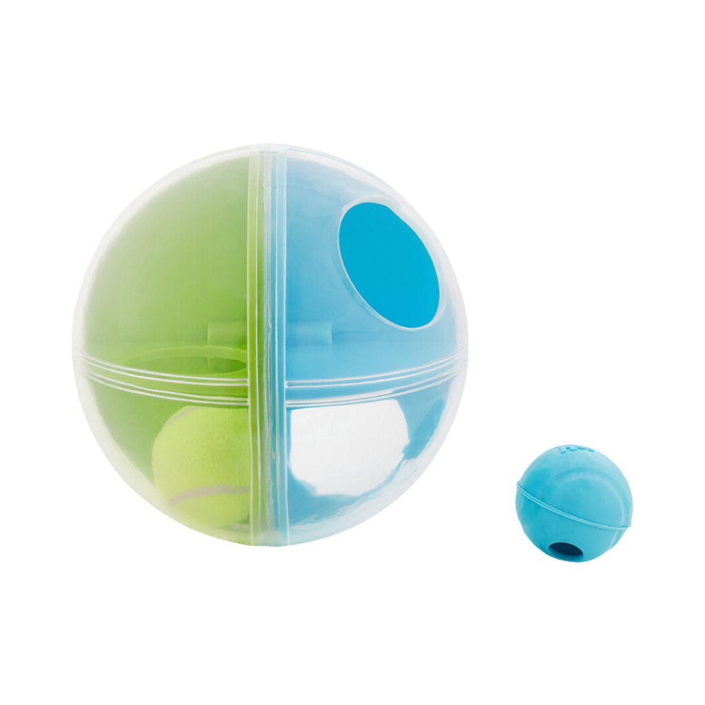 Grande boule transparente verte et bleue avec balle de tennis
