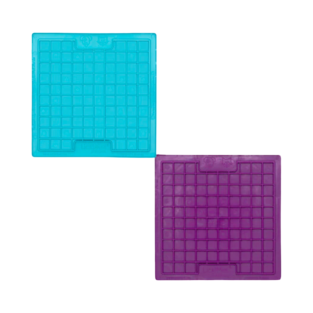 Deux carrés turquoise et violet à quadrillage en relief