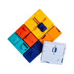 Modules multicolores emboîtés vus en perspective
