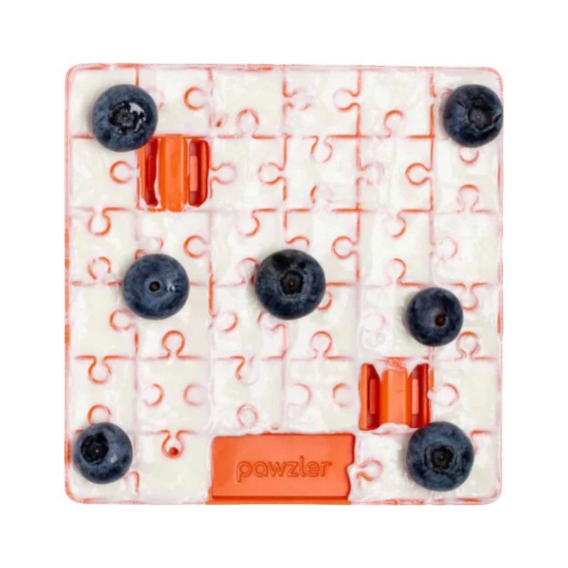 Base blanche avec pièces noires et orange