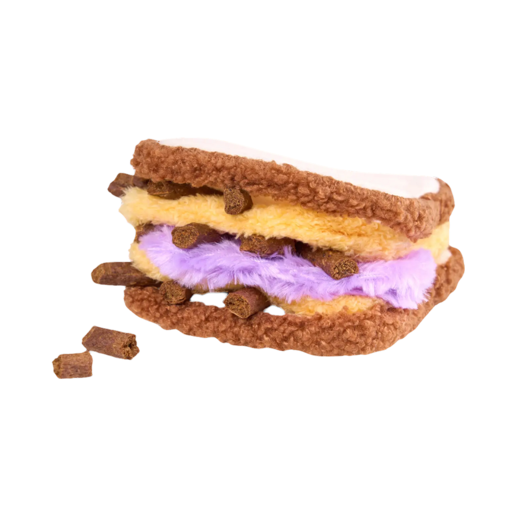 Sandwich entrouvert, couches violette et jaune moelleuses