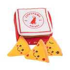 Couvercle de la boîte ZippyPaws Eatery et trois parts de pizza
