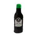 Bouteille noire pelucheuse à bouchon vert et étiquette Black Magic