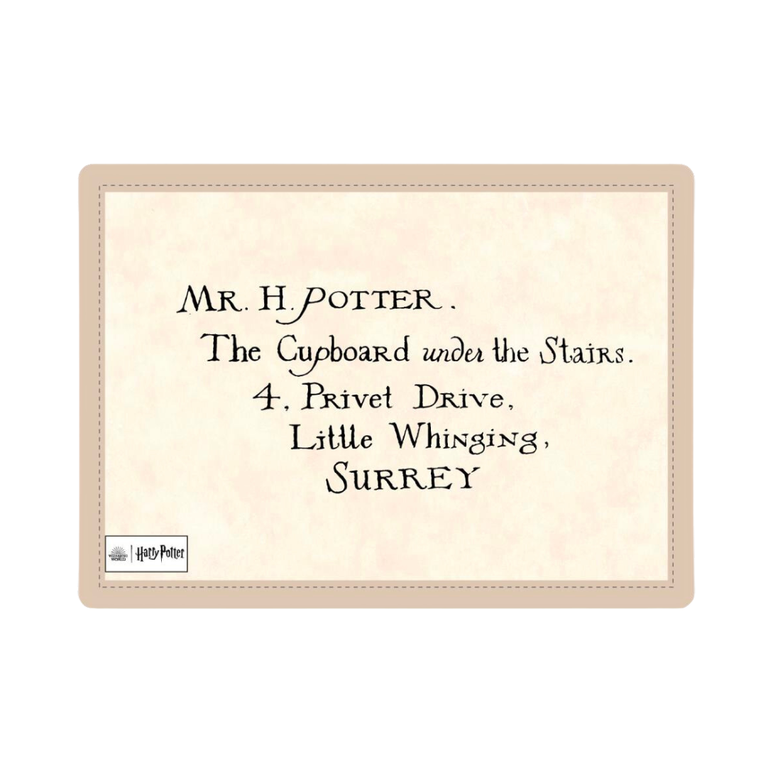 Enveloppe adressée à Mr H. Potter, placard sous l'escalier