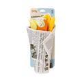 Cornet en papier journal garni de frites jaunes et poisson pané