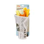 Cornet en papier journal garni de frites jaunes et poisson pané