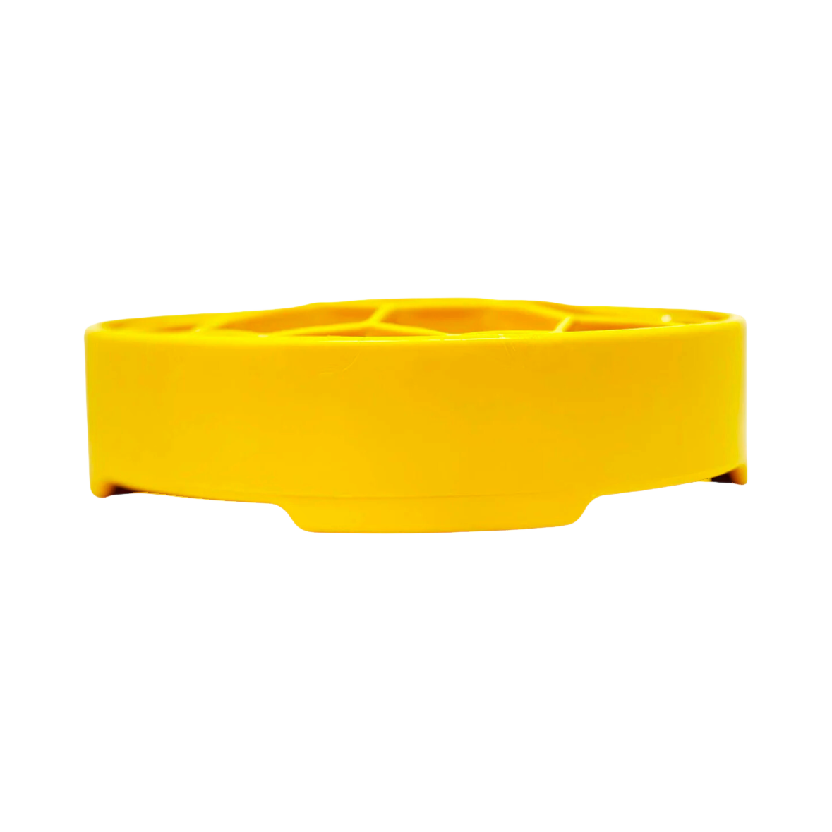 Profil bas de l'assiette jaune à rebord arrondi