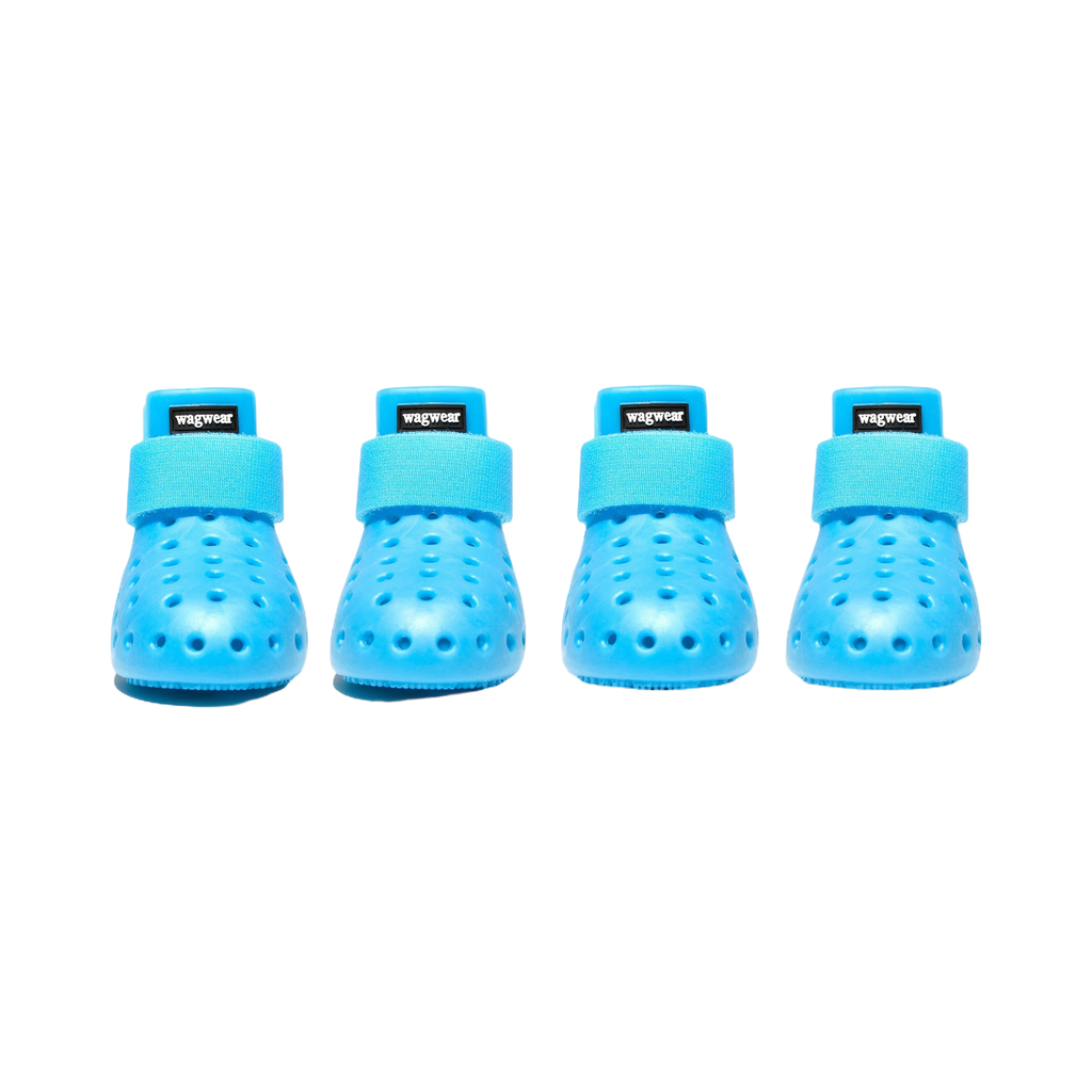 Quatre bottines coloris bleu ciel