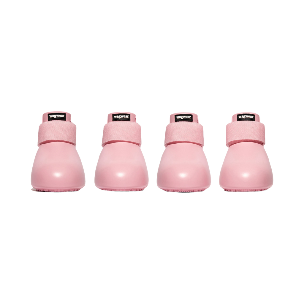 Quatre bottes coloris rose pâle