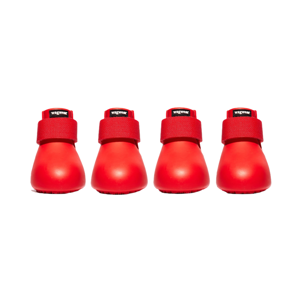 Quatre bottes coloris rouge