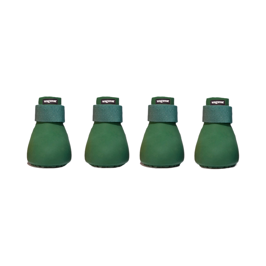 Quatre bottes coloris vert sapin
