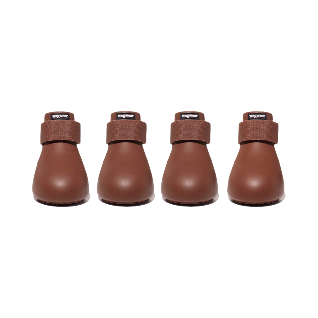 Quatre bottes coloris marron