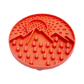 Tapis orange à relief de montagnes et soleil