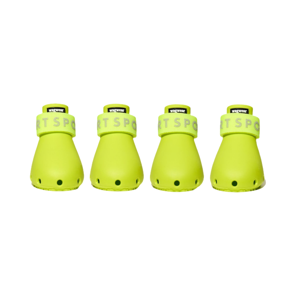 Quatre bottes coloris vert anis