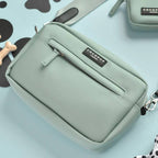 Sac vert sauge sur fond bleu